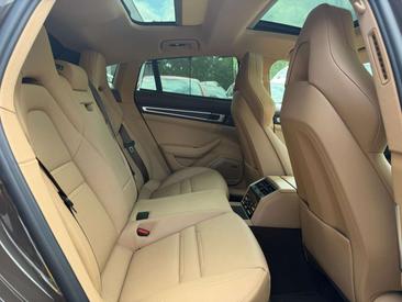 Porsche Panamera 4 E-Hybrid — photo 39