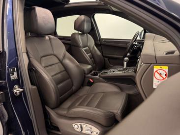 Porsche Macan — photo 27