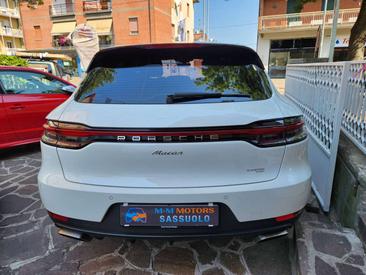 Porsche Macan — photo 2