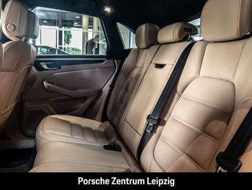 Porsche Macan I GTS — photo 17