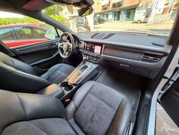 Porsche Macan — photo 8