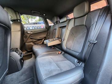 Porsche Macan — photo 9