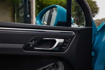 Porsche Macan — photo 13