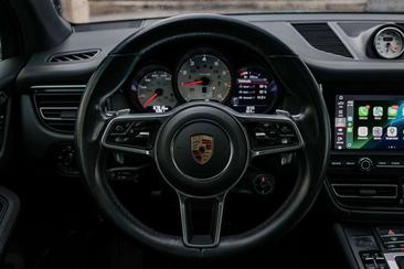 Porsche Macan — photo 19