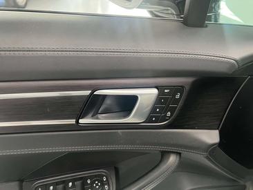 Porsche Panamera 4 E-Hybrid — photo 12