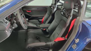 Porsche 718 Cayman GT4 — photo 17