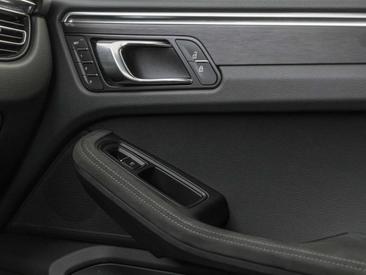 Porsche Macan I GTS — photo 17