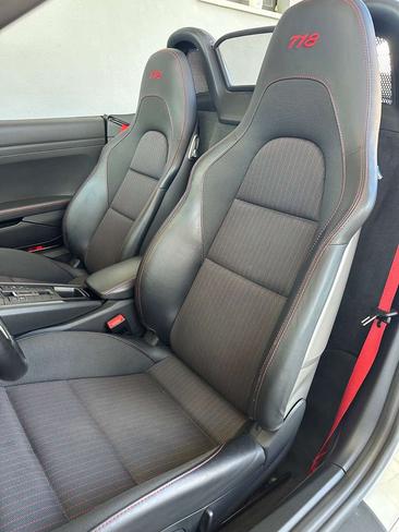 Porsche 718 Cayman T — photo 9