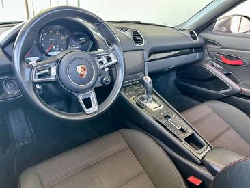 Porsche 718 Cayman T — photo 11