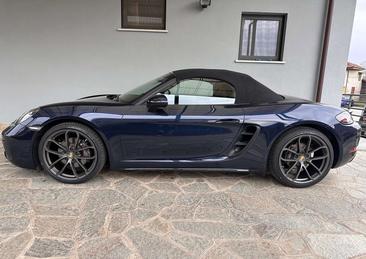 Porsche 718 Cayman — photo 12