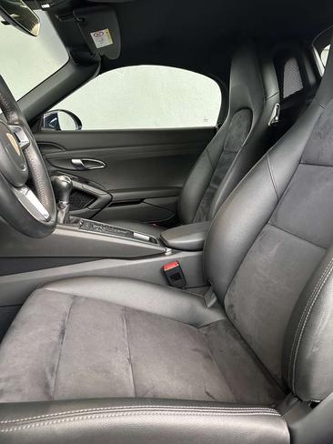 Porsche 718 Cayman — photo 16