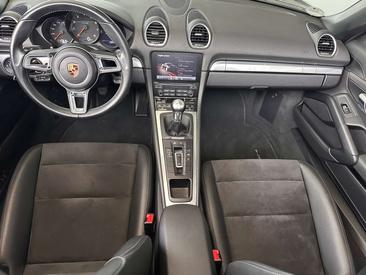 Porsche 718 Cayman — photo 17