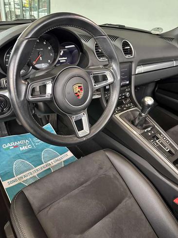 Porsche 718 Cayman — photo 19
