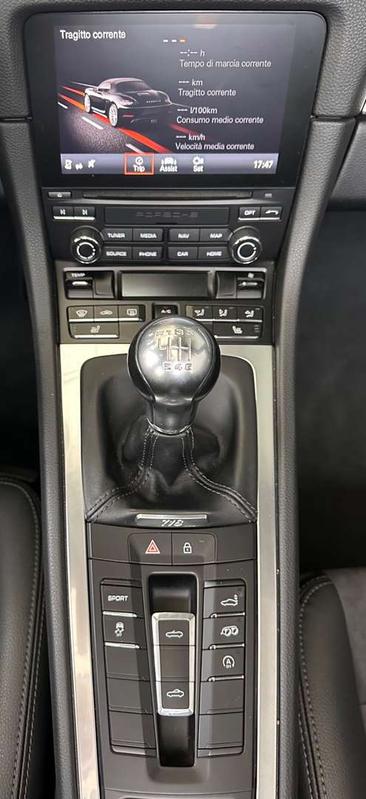 Porsche 718 Cayman — photo 21