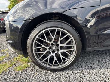 Porsche Macan — photo 8