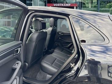 Porsche Macan — photo 15