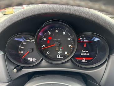 Porsche Macan — photo 18