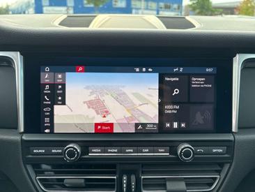 Porsche Macan — photo 24