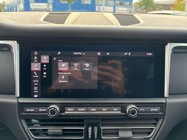 Porsche Macan — photo 25