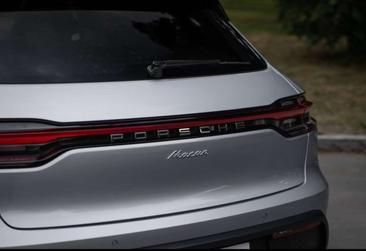 Porsche Macan — photo 8