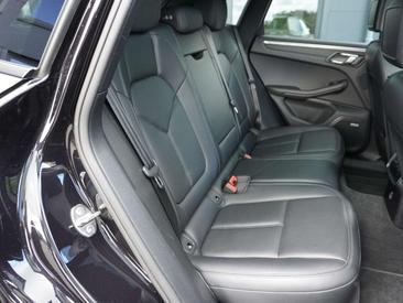 Porsche Macan — photo 17