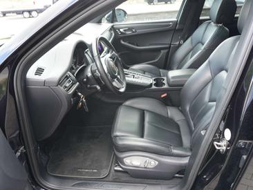 Porsche Macan — photo 21