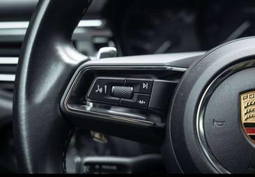 Porsche Macan — photo 17