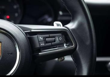 Porsche Macan — photo 18