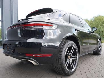 Porsche Macan — photo 30