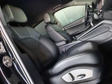 Porsche Macan — photo 7