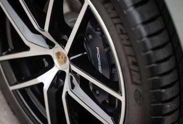 Porsche Macan — photo 28