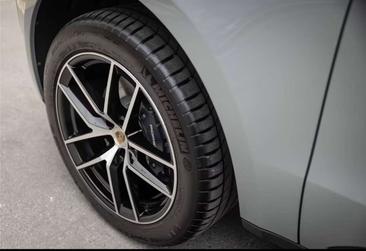 Porsche Macan — photo 29