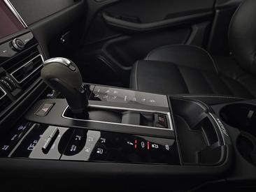 Porsche Macan I GTS — photo 12