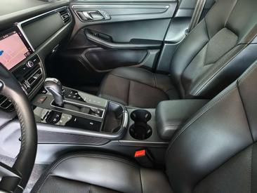 Porsche Macan — photo 11