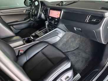 Porsche Macan — photo 13