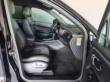 Porsche Macan — photo 14