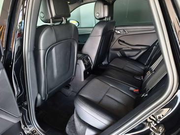 Porsche Macan — photo 15