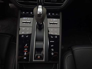 Porsche Macan I GTS — photo 18