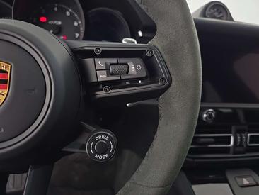 Porsche Macan I GTS — photo 28