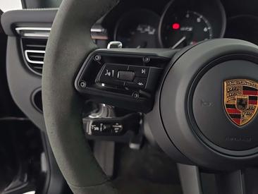 Porsche Macan I GTS — photo 29