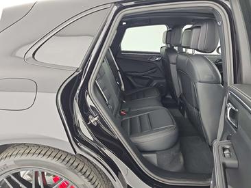 Porsche Macan I GTS — photo 34