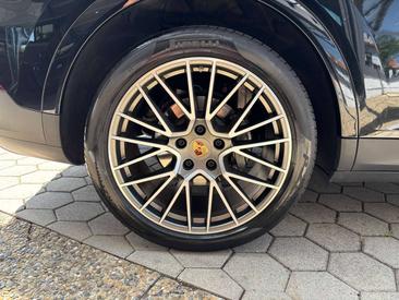 Porsche Cayenne S — photo 12