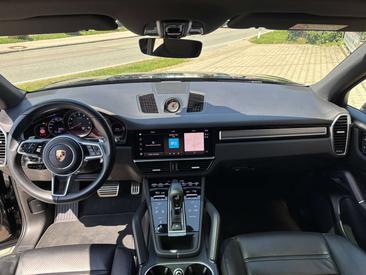 Porsche Cayenne S — photo 14