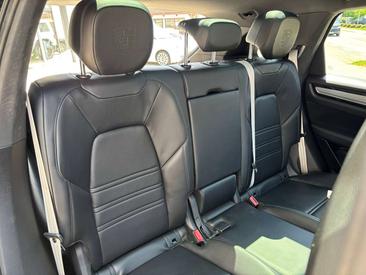 Porsche Cayenne S — photo 17