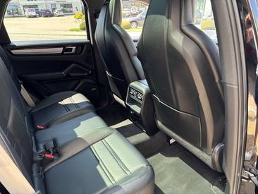 Porsche Cayenne S — photo 18