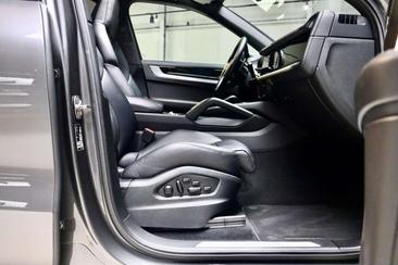 Porsche Cayenne E-Hybrid — photo 19