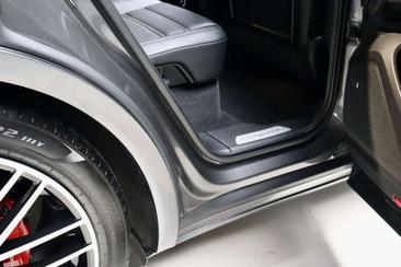 Porsche Cayenne E-Hybrid — photo 21