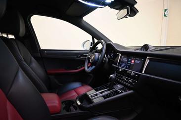 Porsche Macan — photo 7