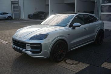 Porsche Cayenne S E-Hybrid — photo 17