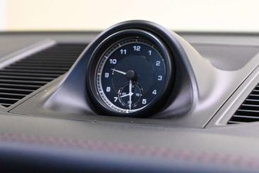 Porsche Macan — photo 12